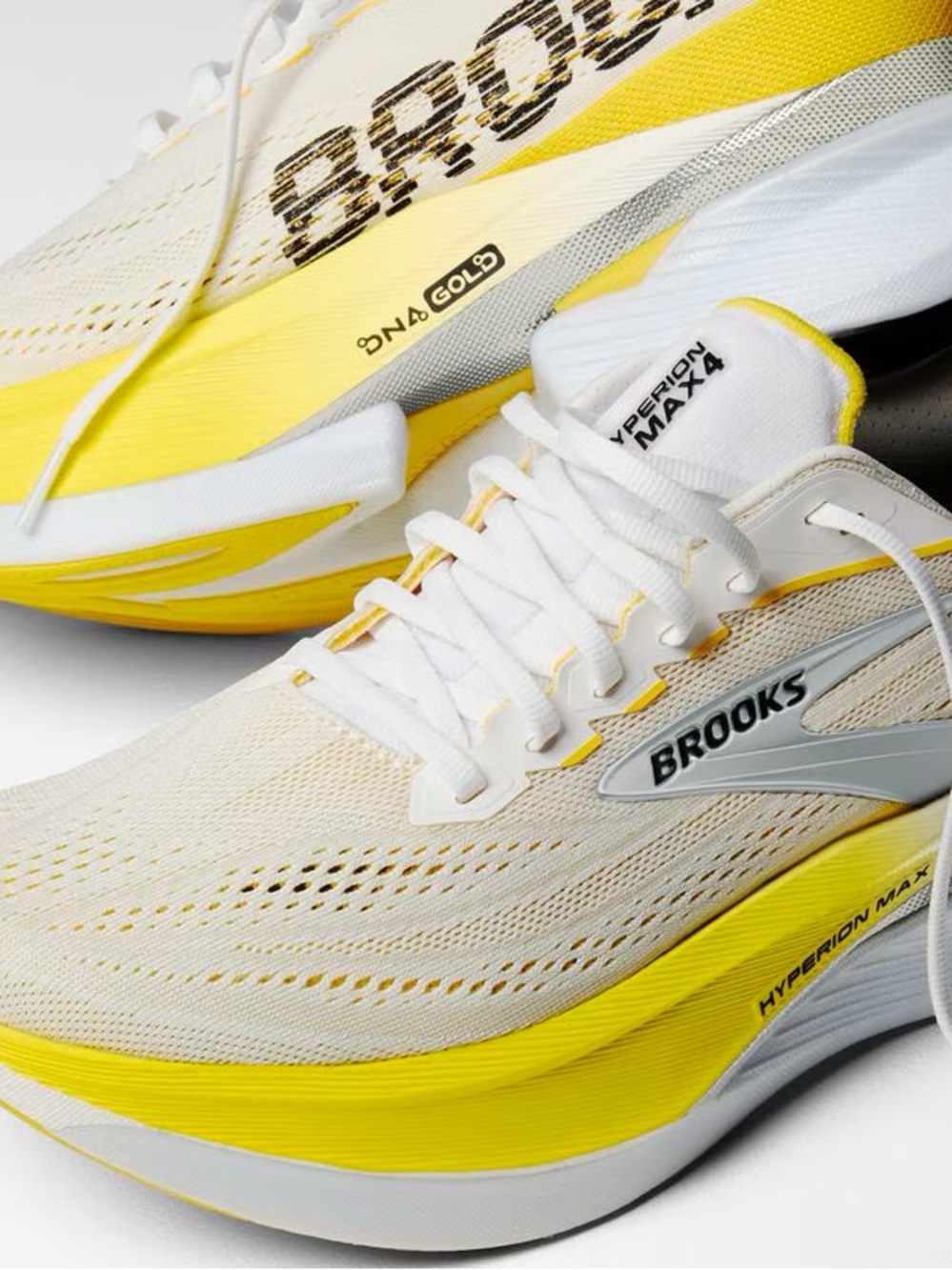 Brooks Hyperion Max 4 Women's Running Shoe in White and Yellow size 7.5 NIB - Picture 2 of 5
